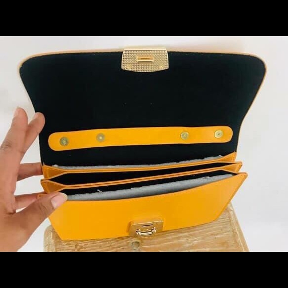Beautiful crossbody